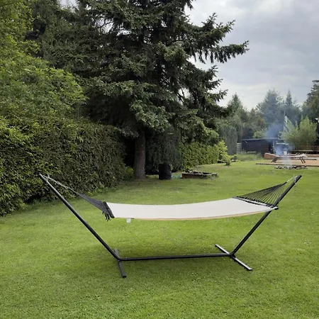 Familien-oase Mit Pool, Halfpipe & Badesee