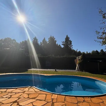 Familien-oase Mit Pool, Halfpipe & Badesee Hébergement de vacances Kemberg