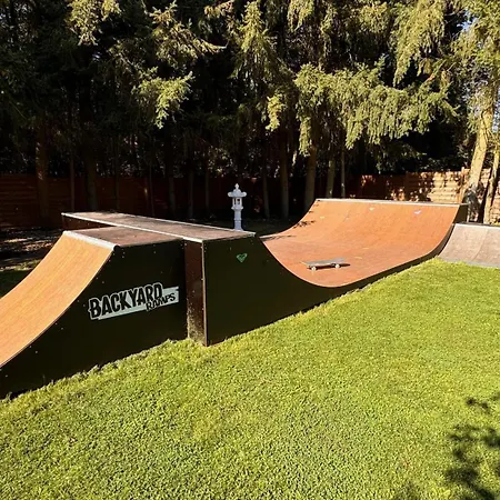 Familien-oase Mit Pool, Halfpipe & Badesee Kemberg