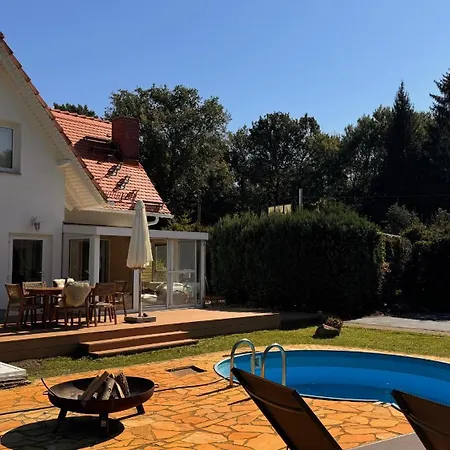 Familien-oase Mit Pool, Halfpipe & Badesee * Kemberg